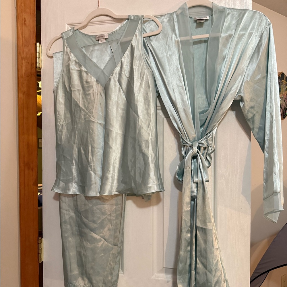 Jones New York Satin Pajama Set in Soft Blue